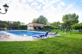 villagio family bungalows in lefkada with pool